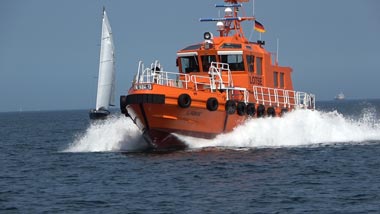 Lotsenboot vor Laboe