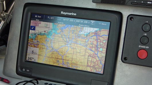 defekter Raymarine Plotter