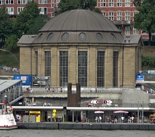 Elbtunnel Eingangshalle