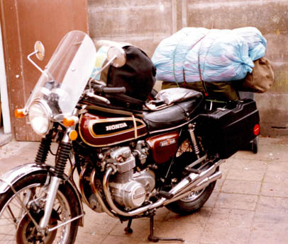 Honda CB 500 reisefertig gepackt