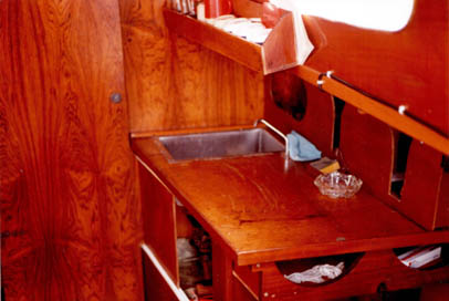 Pantry Swan of Durgerdam